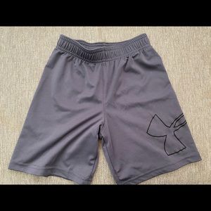 Under Armor sport shorts for boys size 6